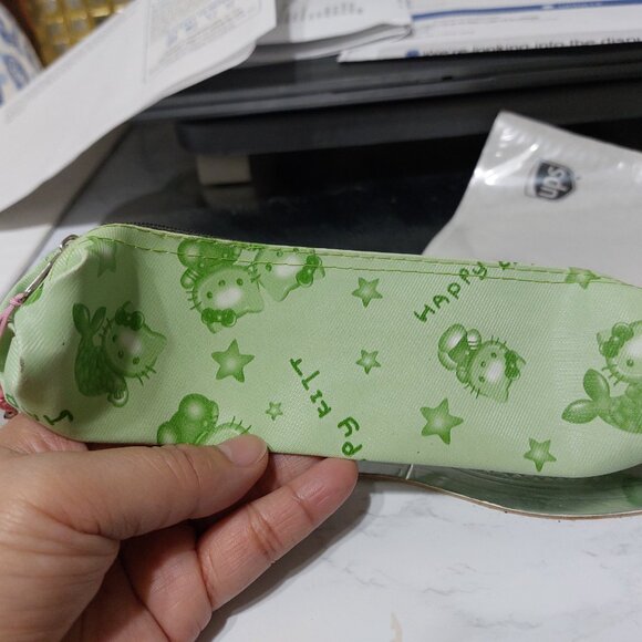 Small Thin Waterproof Material Happy Hello Kitty Lipstick Organizer Bag - Picture 8 of 9